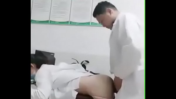 Nữ y tá ngoại tình với anh bác sĩ