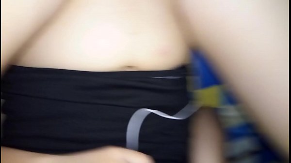 Chơi em họ lồn khít nhiều nước quá sướng