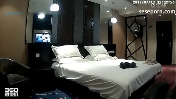 Quay lén địt em hot girl dâm đãng phê lòi