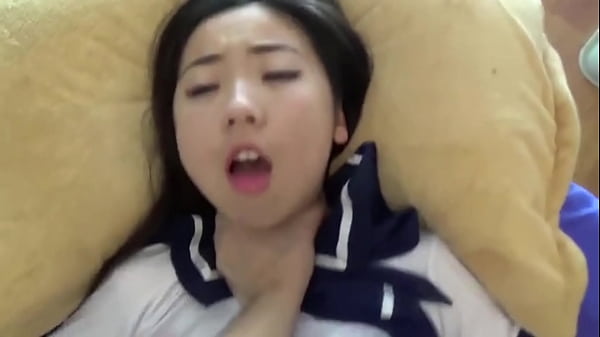 Địt bạn gái nữ sinh xuất tinh lên mặt