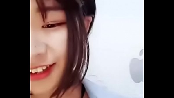 Nữ sinh đại học show hàng móc lồn