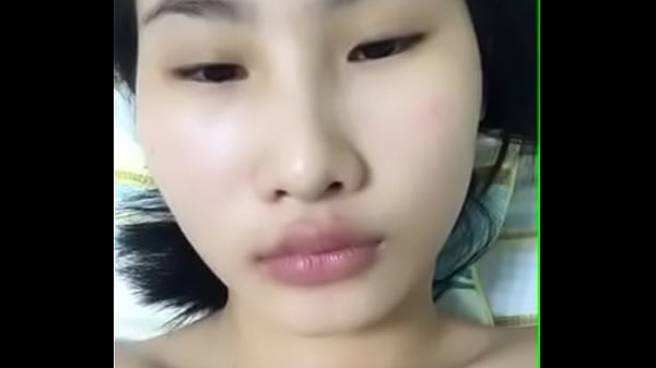 Em gái mới lớn live bigo show hàng hấp dẫn