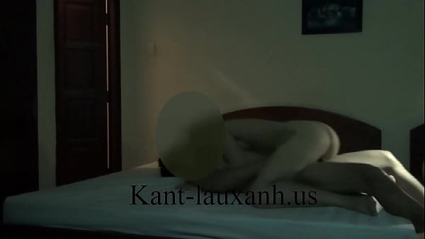 Some em vợ nứng lồn trong nhà nghỉ cực khoái